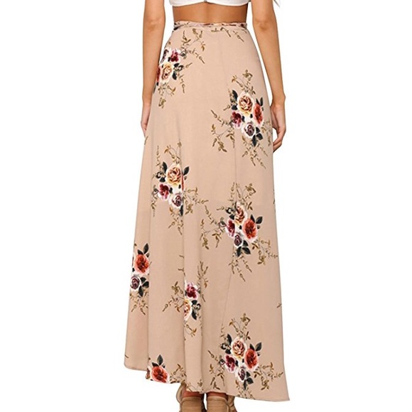 ⭐️HOST PICK⭐️👠Womens BOHO Floral Skirt👠 - Picture 4 of 5